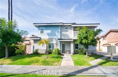 Beautiful Lincoln Villa End Unit Townhome 3 Bedroom, 2.5 Bath, 2 car attached with direct access access, plus 1 assigned parking space, garden patio for summer meals & BBQ with family and friends. Contemporary California Design, upgraded kitchen features custom cabinetry, quartz counter tops, stainless steel appliances, including dishwasher, range/cooktop and vent hood, walk-in kitchen pantry. Spacious master bedroom with private balcony, walk-in closet, large master bathroom with dual vanity sinks, soaking tub, separate shower and compartmentalized water closet. Central A/C, recessed lighting, dual-glazed windows, convenient location, near schools, shopping, restaurants, grocery stores ,and regional attractions such as Knott's Berry Farm, Disneyland...
