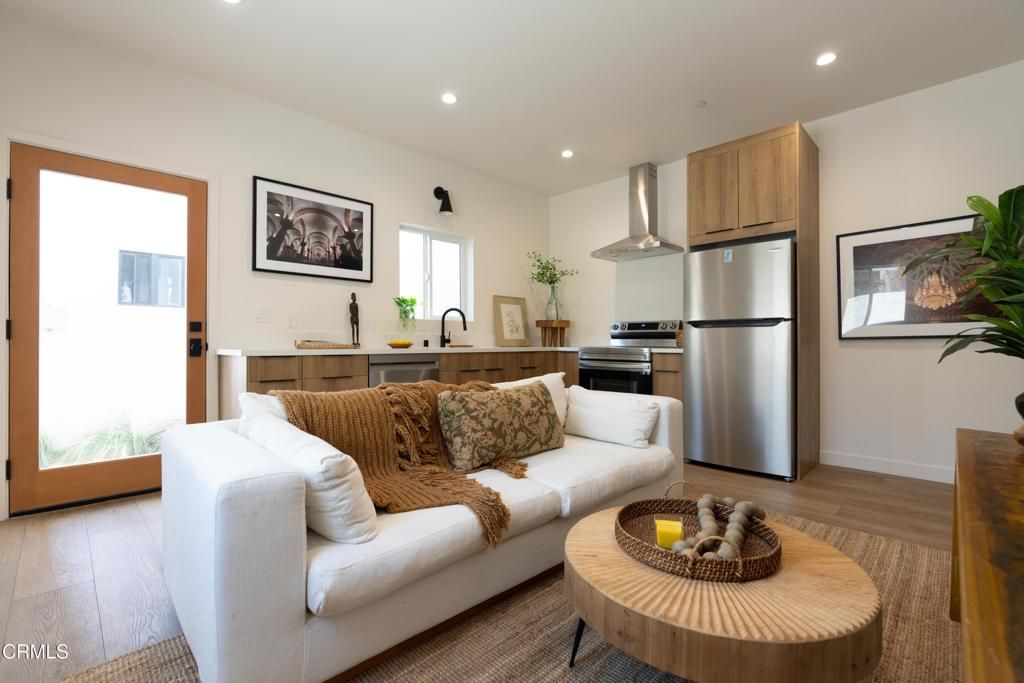 Photo of 2911 1/2 N Coolidge Avenue, Los Angeles, CA 90039 (MLS # P1-22725)