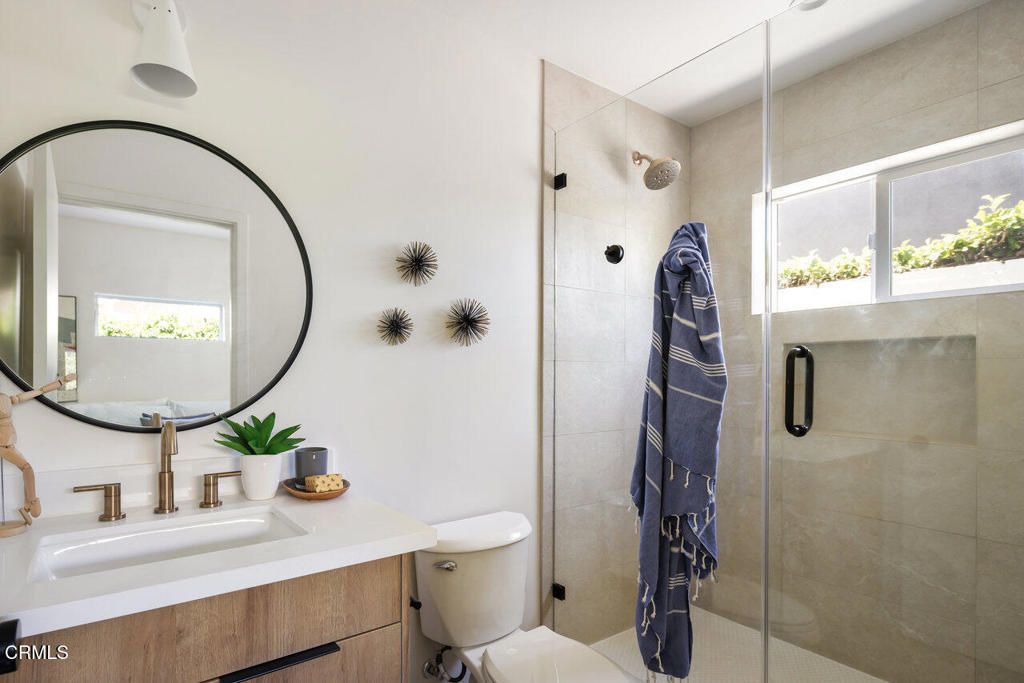 Photo of 2911 1/2 N Coolidge Avenue, Los Angeles, CA 90039 (MLS # P1-22725)
