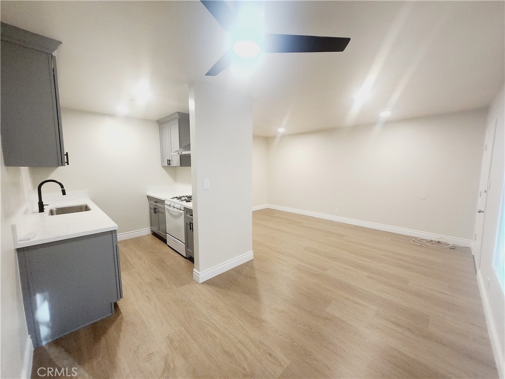 1100 W Porter Avenue 2