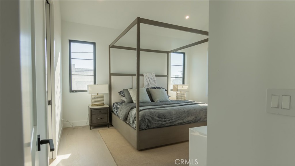 Newport Heights (NEWH) - Residential