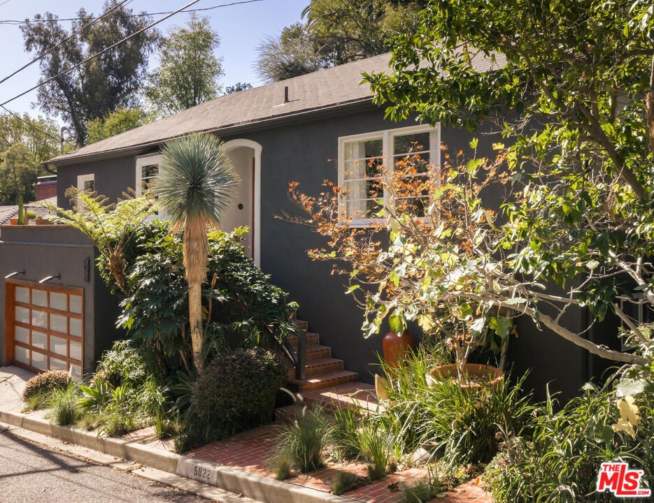 5922 Tuxedo Terrace