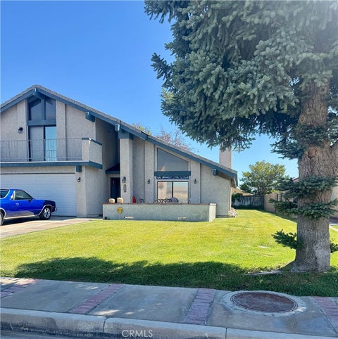 Photo of 18180 Lakeview DR, Victorville, CA 92395 (MLS # HD26141991)