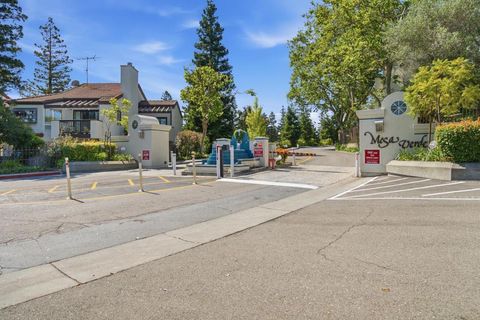 Photo of 21062 Gary Drive #102, Hayward, CA 94546 (MLS # ML82051542)