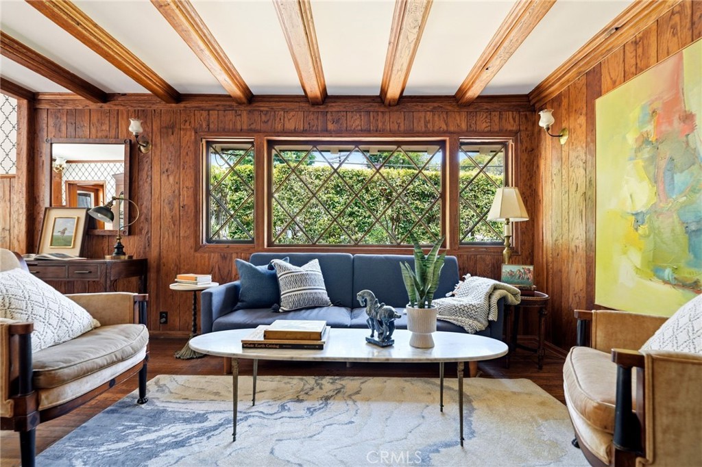 947 N Beverly Glen