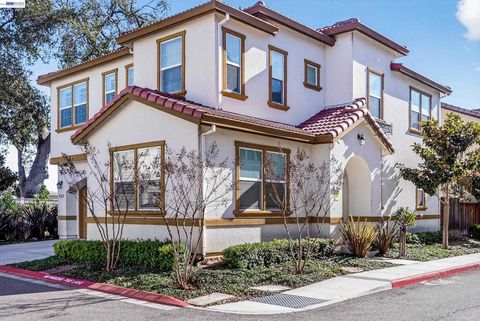 Photo of 5030 Brook Valley Loop Loop, San Jose, CA 95136 (MLS # 41129939)