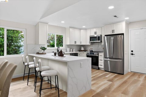 Photo of 7924 Greenly Dr DR, Oakland, CA 94605 (MLS # 41148633)