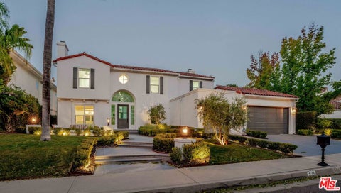 Photo of 3714 Avenida Callada, Calabasas, CA 91302 (MLS # 26998637)