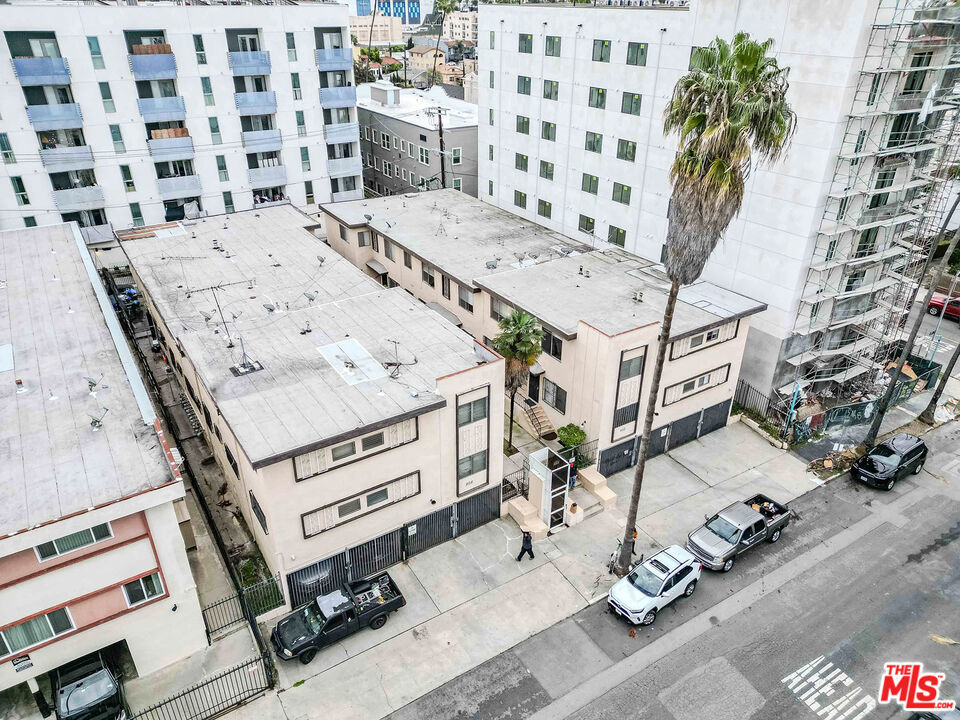 926 Fedora Street