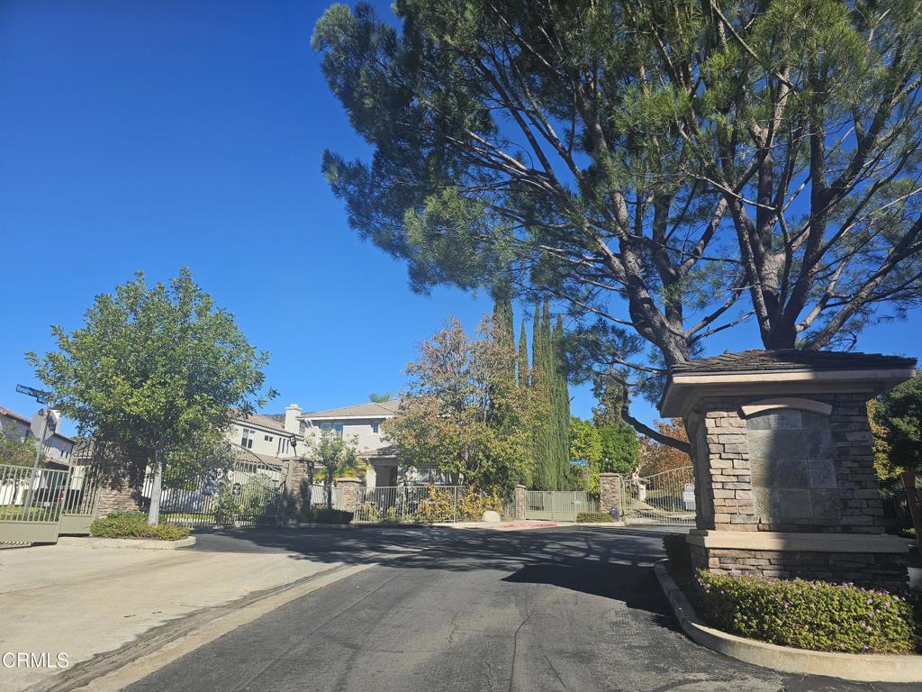 7454 Chanteclair Court