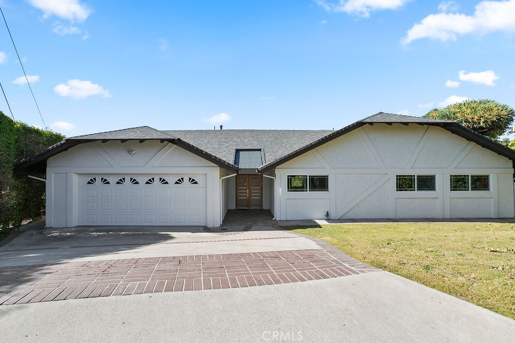 1101 Kenwood Place
