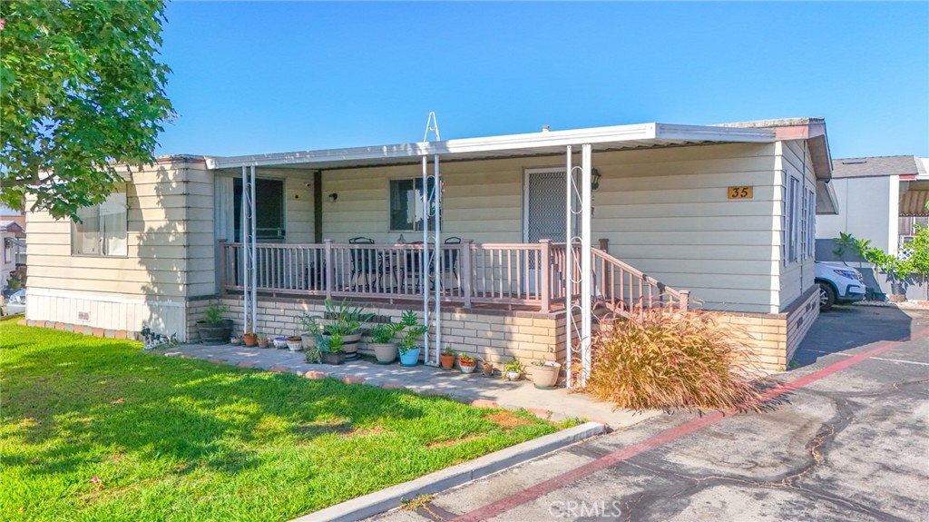 2131 San Bernardino Road 35