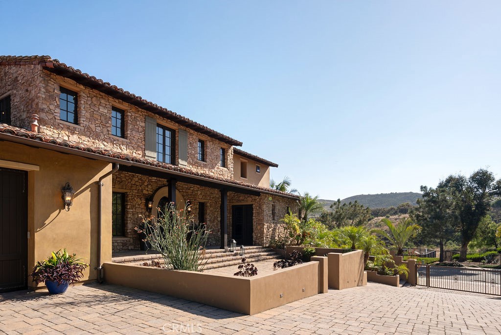 3002 Eminencia Del Sur