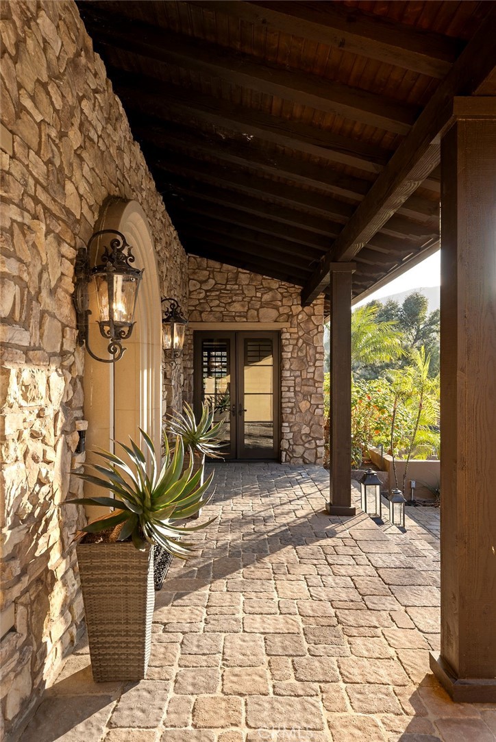 3002 Eminencia Del Sur