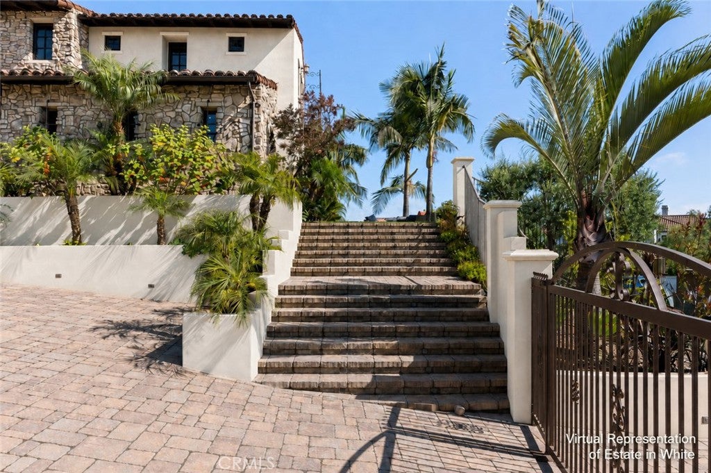 3002 Eminencia Del Sur