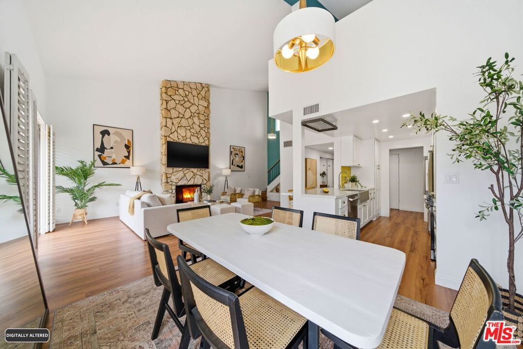 Photo of 725 S Barrington Avenue #304, Los Angeles, CA 90049 (MLS # 26711729)