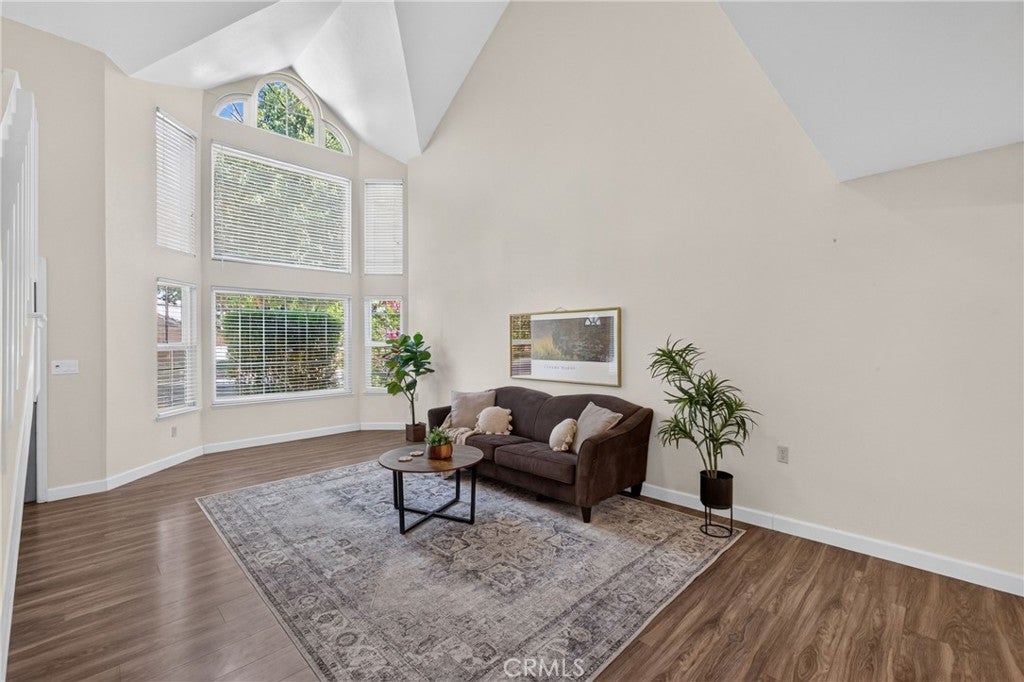 2761 Lexington Ave.