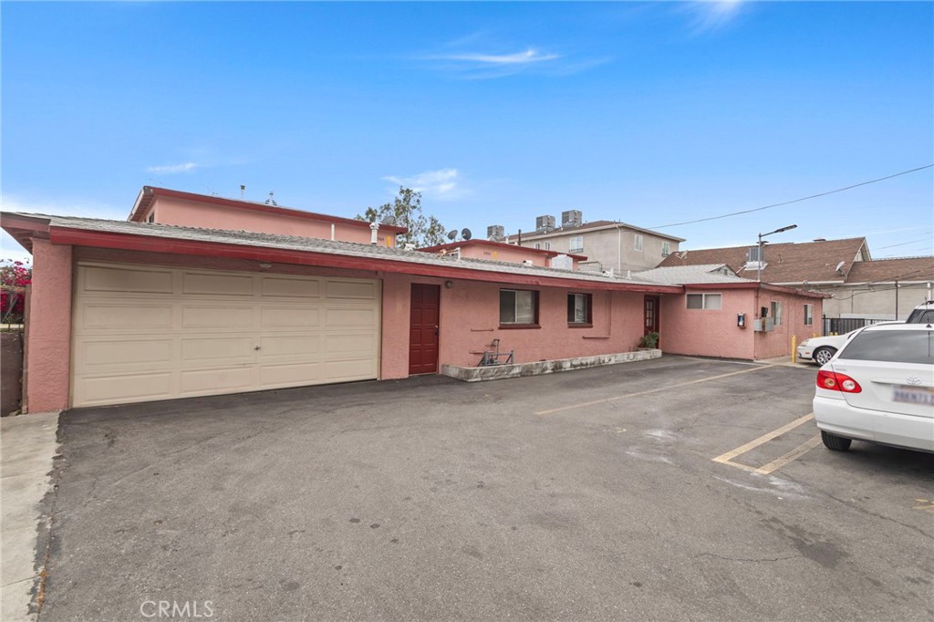 Properties 1 11966 Runnymede Street