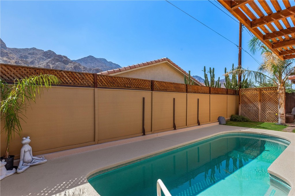 La Quinta Cove* - Residential