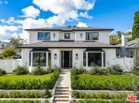 Photo of 2517 S Canfield Avenue, Los Angeles, CA 90034 (MLS # 26104215)