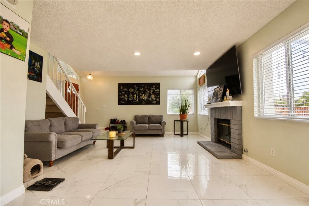 782 De La Luz