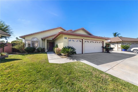 Photo of 40180 Alexandria DR, Temecula, CA 92591 (MLS # SW26231230)