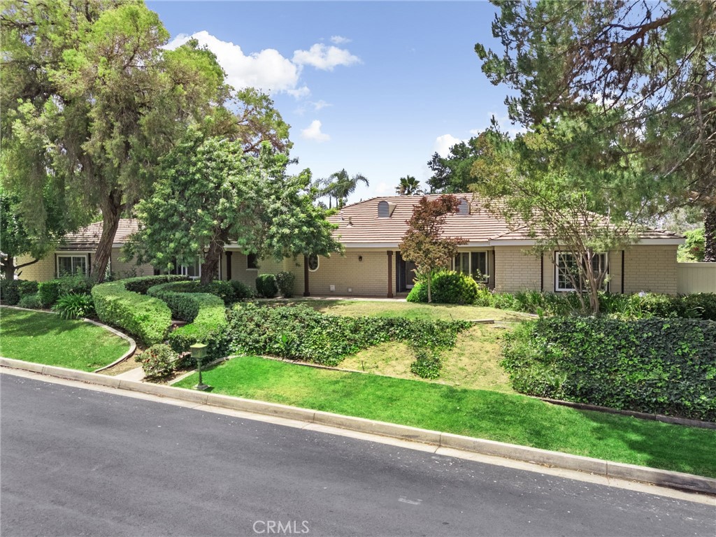 1710 Fairmont