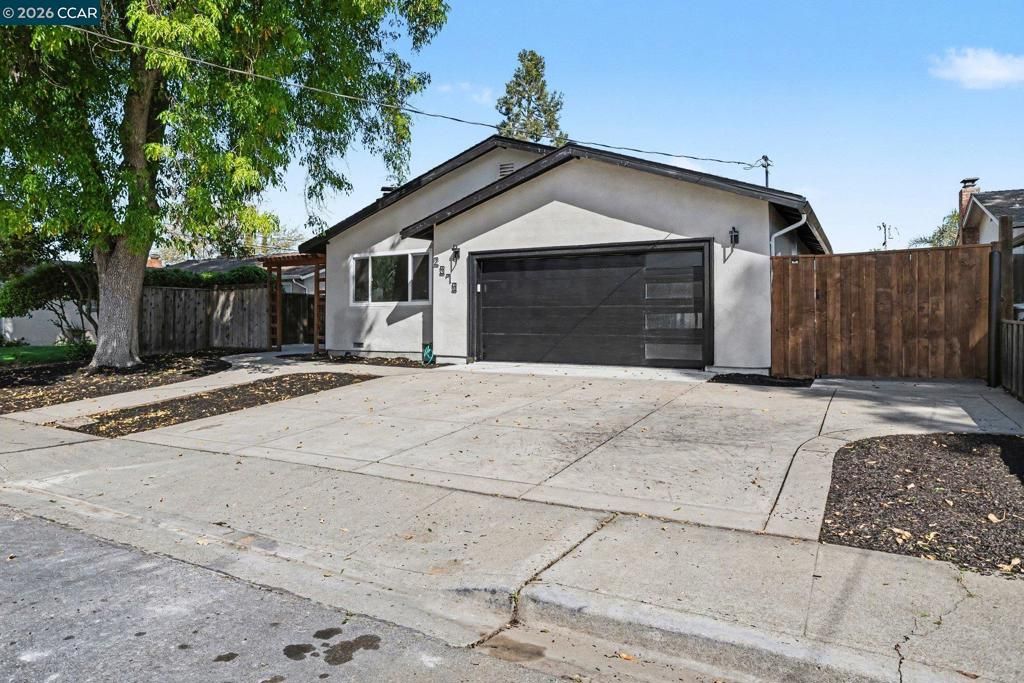 Photo of 2579 Montgomery Ave Ave, Concord, CA 94519 (MLS # 41127621)