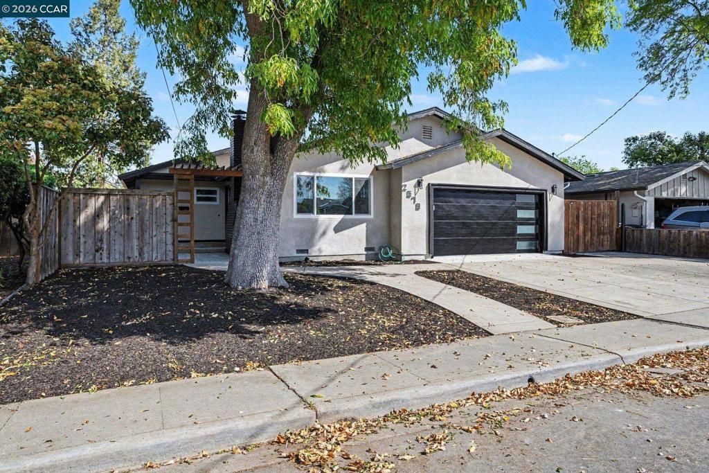 Photo of 2579 Montgomery Ave Ave, Concord, CA 94519 (MLS # 41127621)