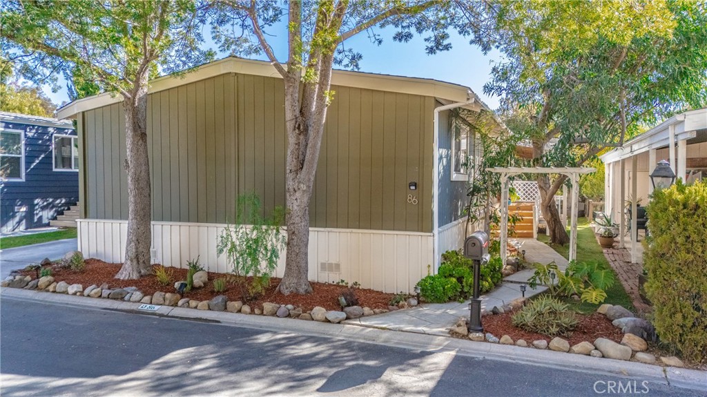 23777 Mulholland Highway 86