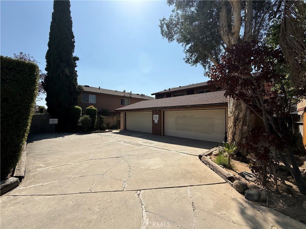 854 N Glassell Street