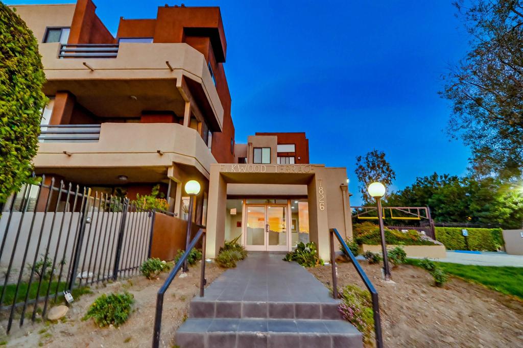 7826 Topanga Canyon Blvd 210