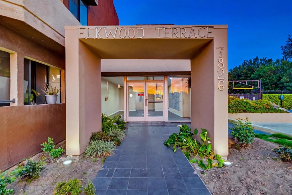 7826 Topanga Canyon Blvd 210