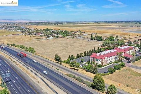 10792 W Larch RD Tracy CA 95304