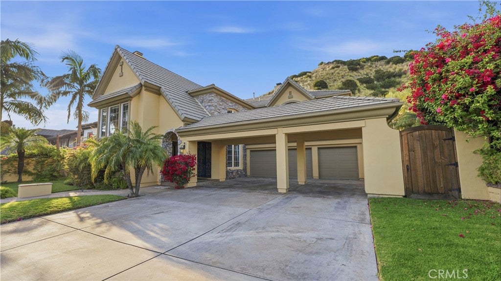 3426 Wedgewood Lane