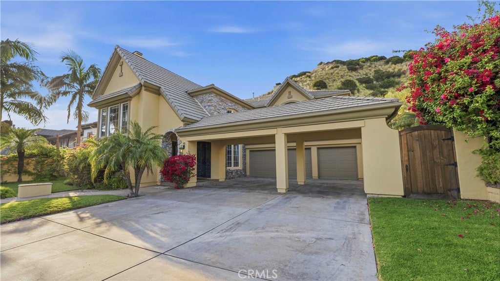 3426 Wedgewood Lane