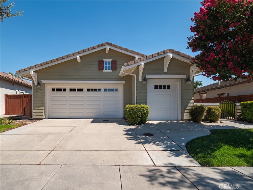 2749 Traditions Loop