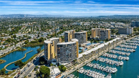 Photo of 4265 Marina City Drive Dr #811, Marina Del Rey, CA 90292 (MLS # DW26186309)