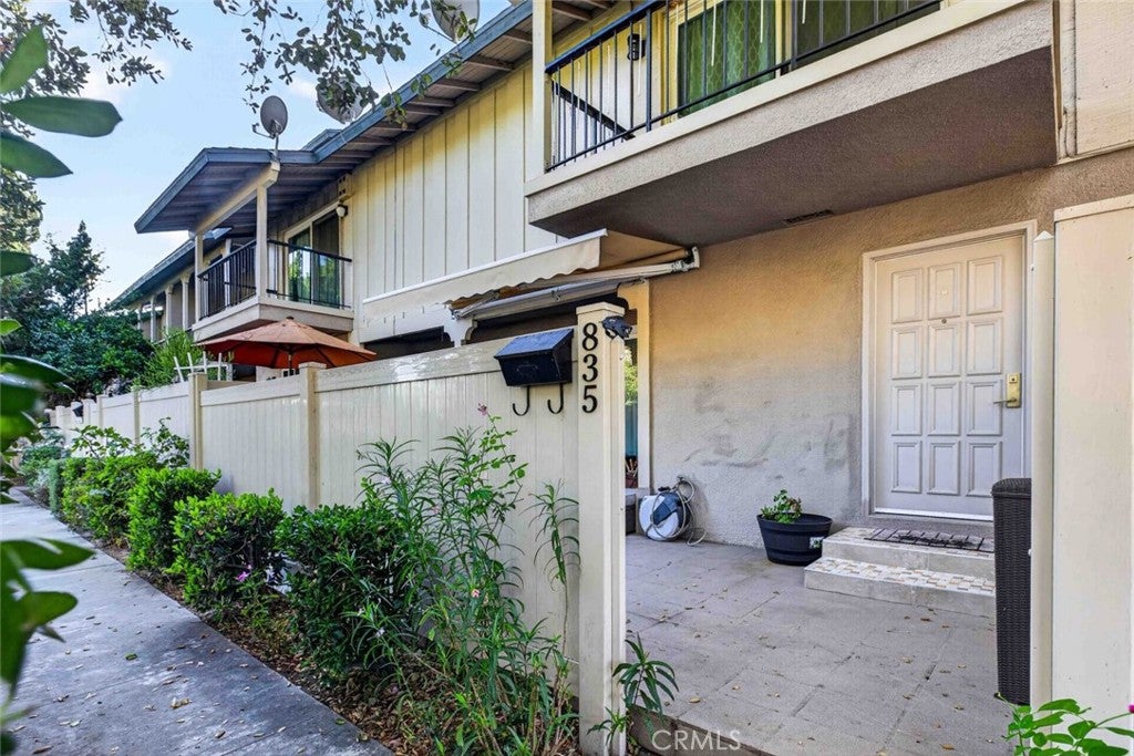 835 N Altadena Drive