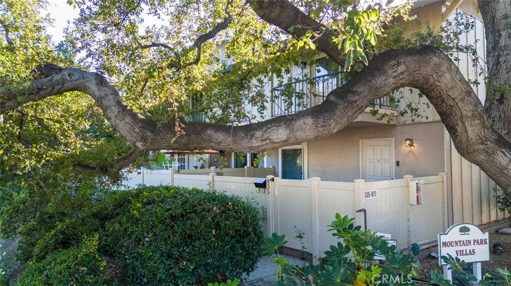 835 N Altadena Drive