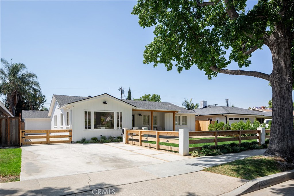 158 N Maplewood Street