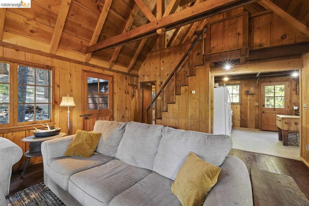 73 Pinecrest