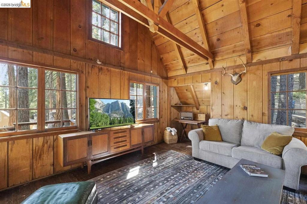 73 Pinecrest