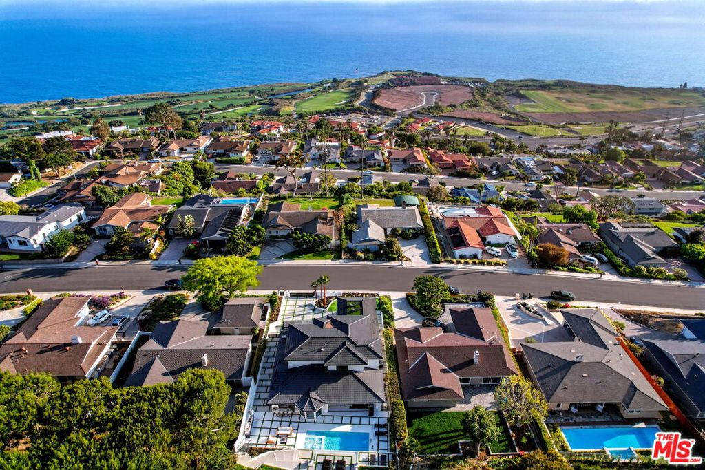 Photo of 32346 Phantom Drive, Rancho Palos Verdes, CA 90275 (MLS # 26854011)