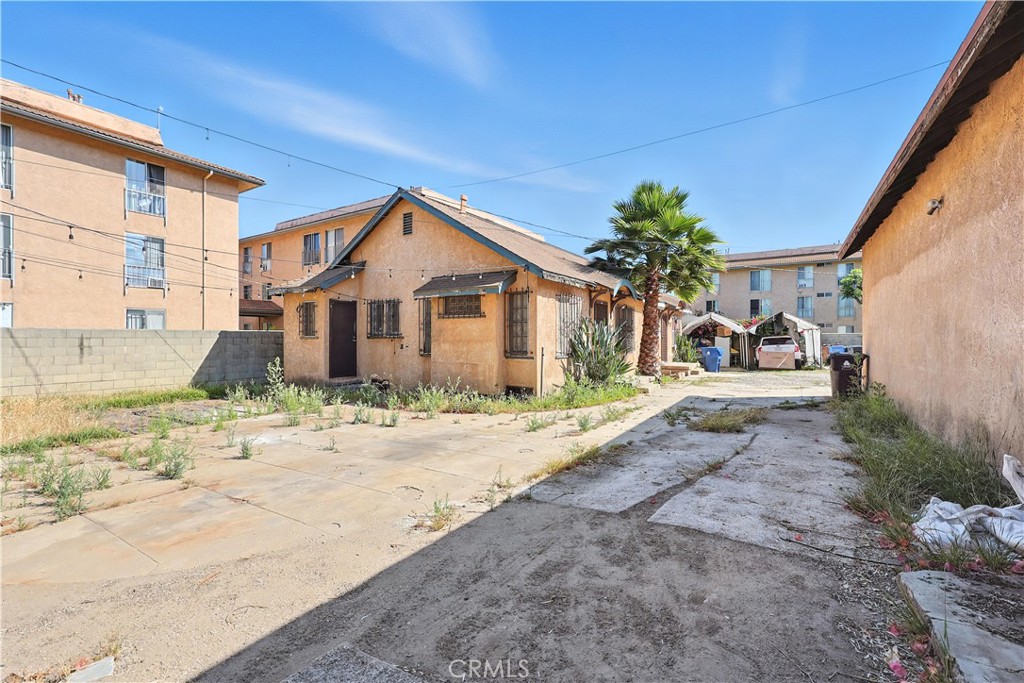 4564 N Figueroa Street