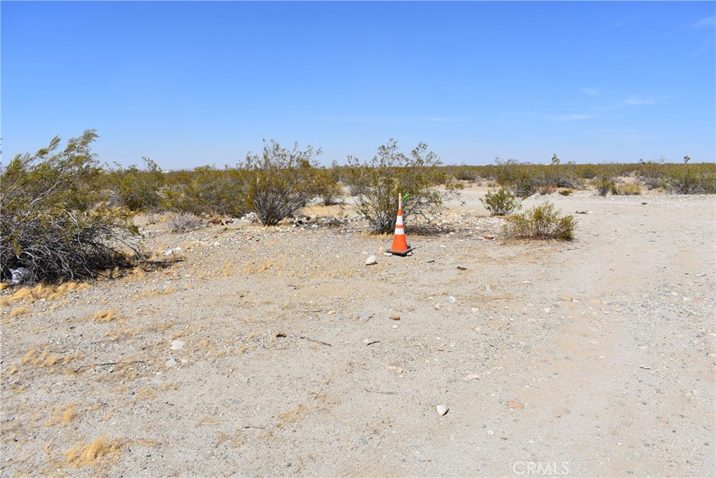 9.96 acre residential lot with 330 feet of frontage on 136th St E about 1.25 miles north of Pearblossom Highway. Zone A25 for commercial agriculture, animals, and a home. APN 3039-033-043