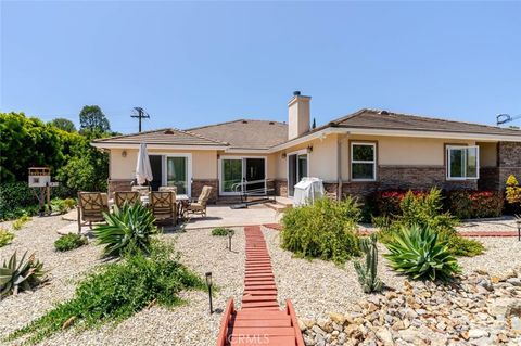 Photo of 1060 Calle Las Trancas, Thousand Oaks, CA 91360 (MLS # SR26100598)