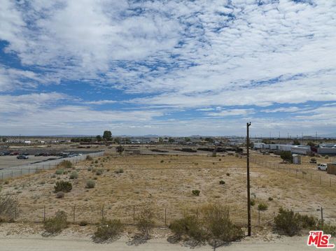 Photo of 6 TH ST E BETWEEN AVE M & L12 LOT 2, Lancaster, CA 93535 (MLS # 26652767)