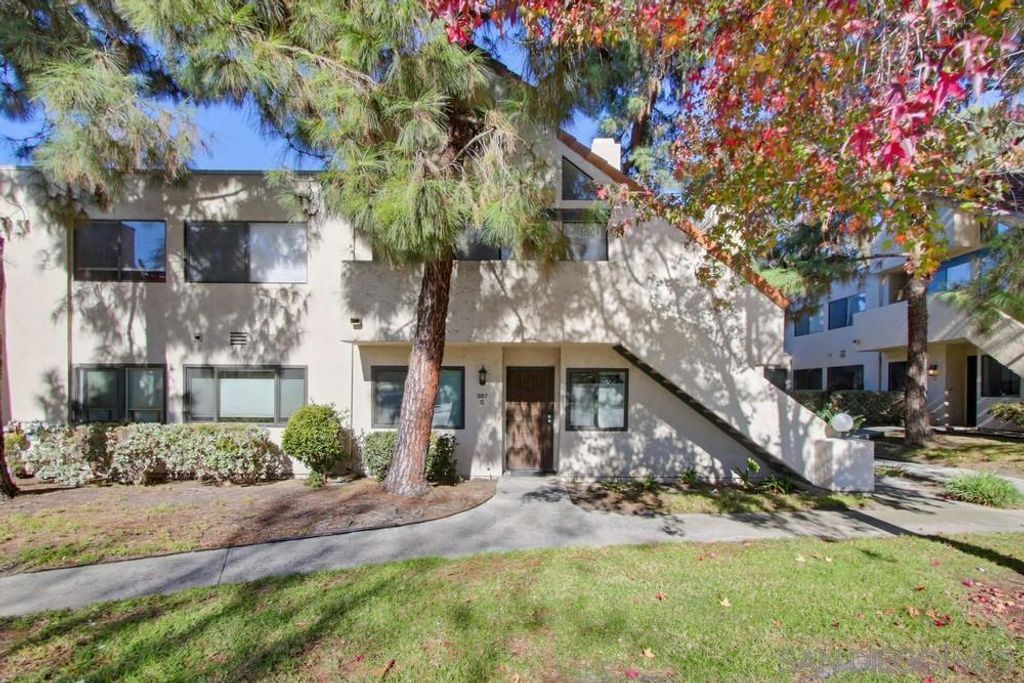 Photo of 387 N Melrose Dr Dr #D, Vista, CA 92083 (MLS # 250045325SD)