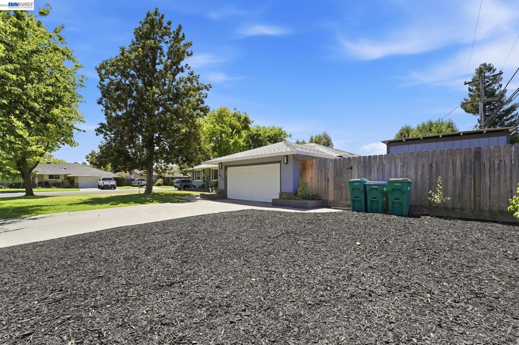 6311 Belmont Pl